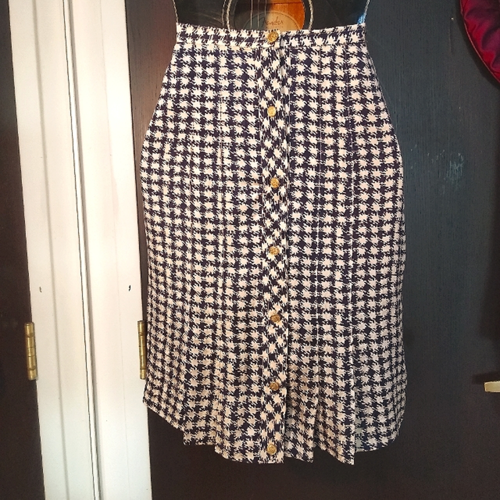HOLT RENFREW vintage 100% silk houndstooth skirt